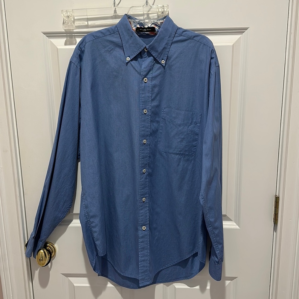 Men’s Palm Beach Collection blue button down dress shirt in a Medium.